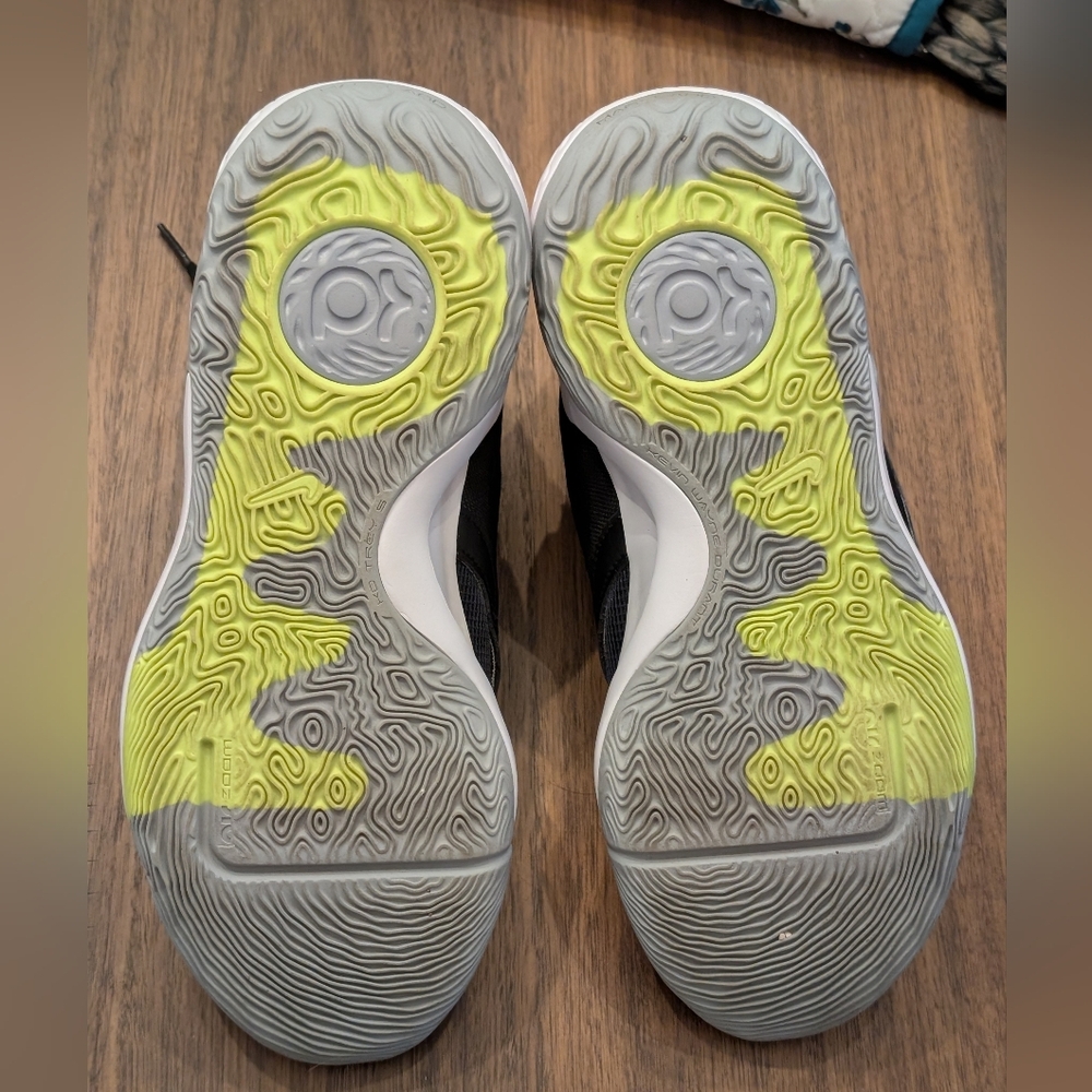 Nike KD Trey 5 X Basketball Shoes Wolf Grey Black Volt - Picture 4 of 5